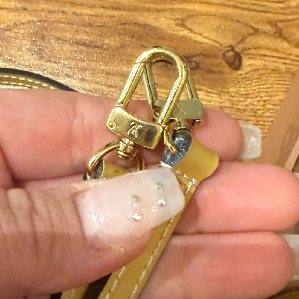 SOLD 🚨 LV Alma BB - NOT INCLUDING LV BAG CHARM - Picture 12 of 13